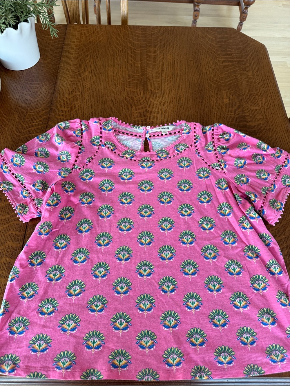 Boden Pink Short-Sleeve Tee with Green & Blue Fan Print